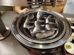 -围炉肉舍•炭烤活鳗•丹东海鲜烤肉(步行街店)