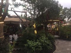 -茅草房·河畔园林火锅