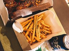 -BHC炸鸡(明洞总店)