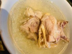 -云海肴·汽锅鸡·云南菜(天山百盛优客店)