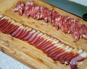 饭焦香香的窝蛋腊味煲仔饭