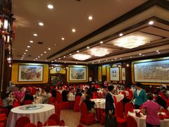 大堂-九花山烤鸭店