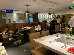 大堂-海底捞火锅鲜切牛肉主题店(长寿路店)