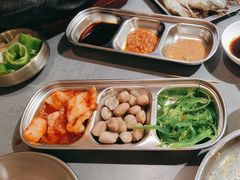 -围炉肉舍•炭烤活鳗•丹东海鲜烤肉(步行街店)