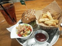 -Thanks美式餐厅(汉堡咖啡店)