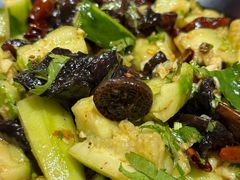 -果松木炭酸菜铜火锅·外婆参鸡汤