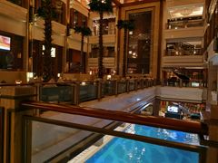 -浅深休闲酒店-停车场