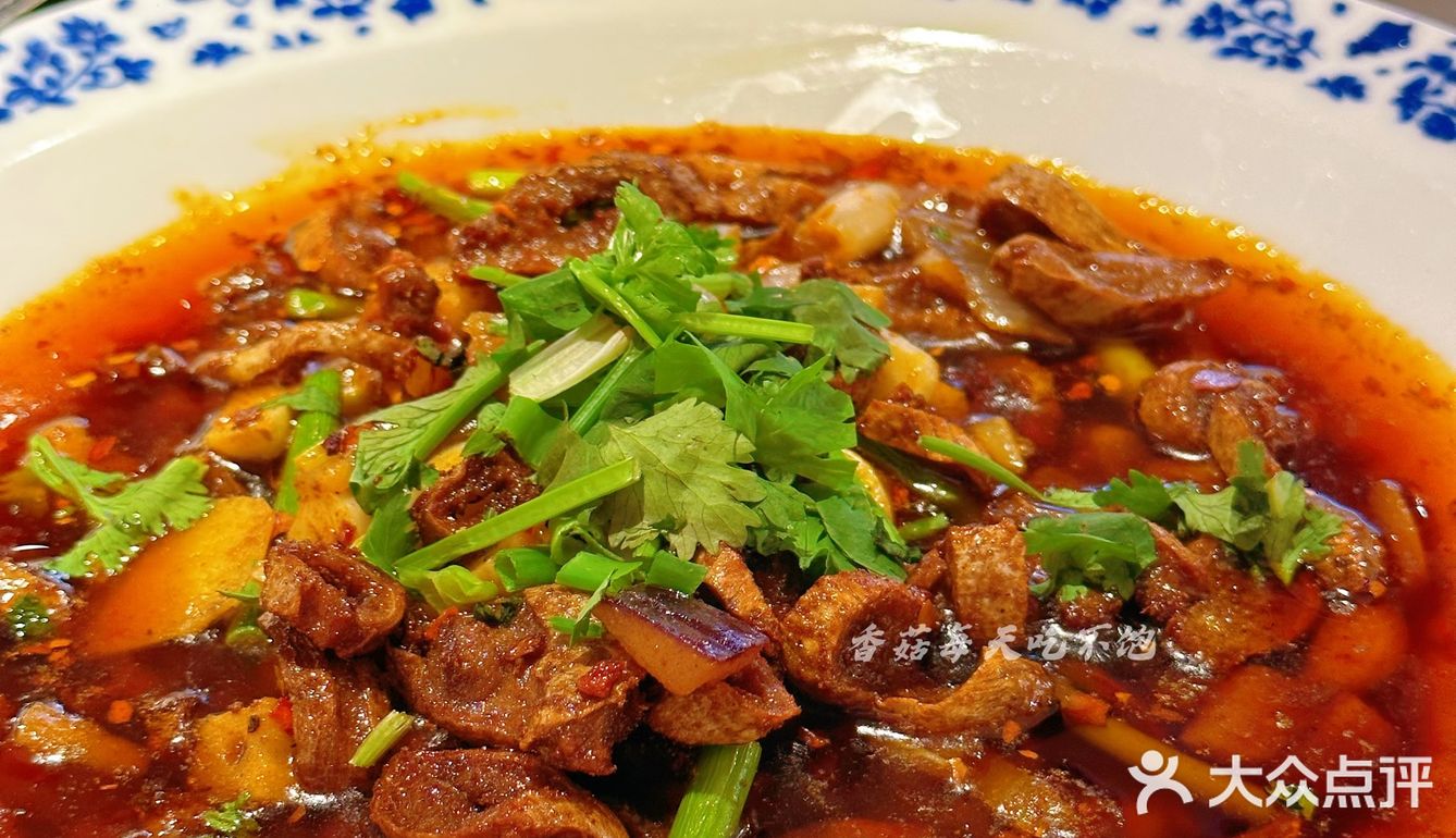 乐山传统跷脚牛肉 家人们 这个汤我连喝三碗不夸张