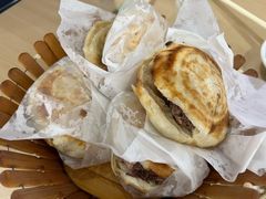 精品火烧-闫家驴肉老店(华电一校店)