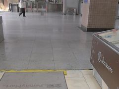 -全家便利店(江湾镇站店)