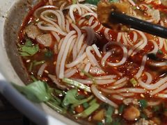 -爆炸头阿姨小四川正宗川味小吃(无任何分店)
