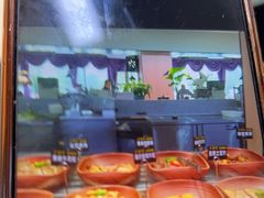 -新艺自助美食城(中山路店)