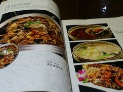 -正宗开封黄家灌汤小笼包子