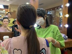 -金夫人化妆摄影职业培训学校