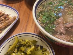 -云阿蛮云南生烫牛肉米线(奉贤路店)