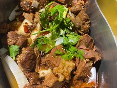 秘制鲜牛腩鸳鸯锅-今日炊牛·潮汕牛肉火锅(华采天地店)