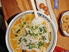 -鑫花溪牛肉米粉(东环大润发店)