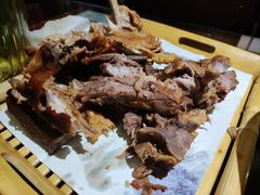 都统府熏排骨-东口码头·烧鸽子·鱼头泡饼·地方菜(金鹰悦城店)