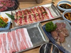 -汉城烤肉·黑金冠(华山路店)