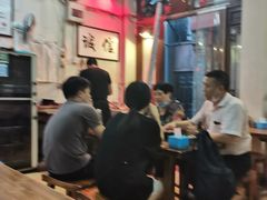 大堂-六爷门框百年卤煮