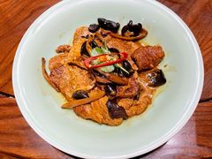 黄花菜烧素鸡-虎哥私房菜(馒头山店)