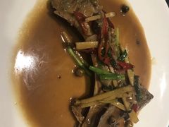 紅燒金槍魚下巴-一家亲台菜餐厅(银塘中路店)