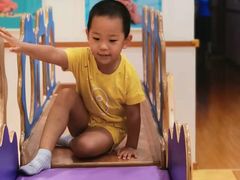 -抱抱熊托育中心(大悦城店)