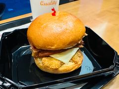 -The Habit Burger Grill 哈比特汉堡(世博店)