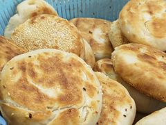 芝麻烧饼-穆得·老周家牛肉烧饼(普利街店)