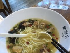 鸡汤蘑菇面-赵崽儿川式面品(金桥国际店)