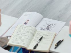 -亚太瑜伽普拉提学院