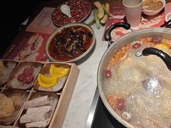 -尚尚仙·酸汤猪手·猪肚鸡火锅(华联万柳购物中心店)