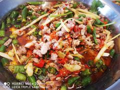 -兔行天下-鸿鹤鲜锅兔(中海国际店)