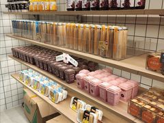 面包甜点陈列柜-面包新语(滨湖万达店)