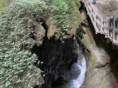 -龙水峡地缝景区