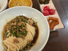 开洋葱油拌面-裕兴记•蟹黄面馆(人民广场店)