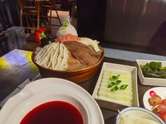 火锅四宝-九鼎轩脆毛肚火锅(南京东路店)
