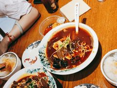 -渝是乎酸菜鱼·川渝小炒(新世界百货望京店)