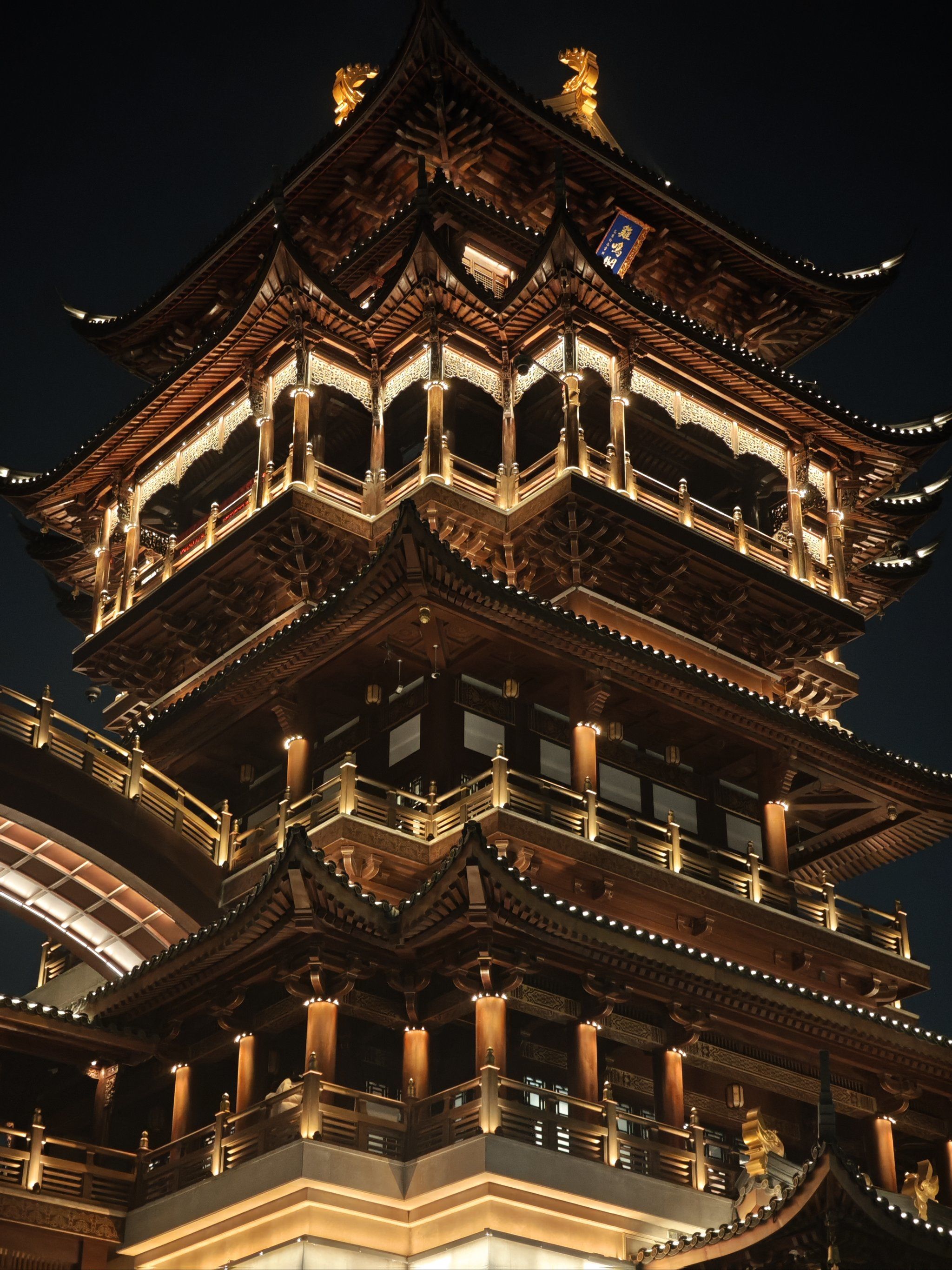 来义乌不可错过的鸡鸣阁夜景