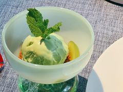 青瓜冰淇淋-弦月窗LUNETTE BY AMANDA(复兴路店)