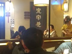 大堂-宽窄巷成都菜(青岛路万达广场店)