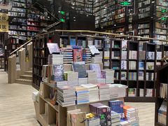 -钟书阁(群光广场店)