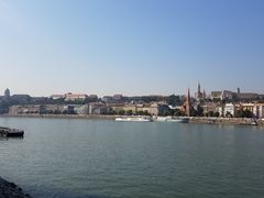 -多瑙河畔鞋履雕塑