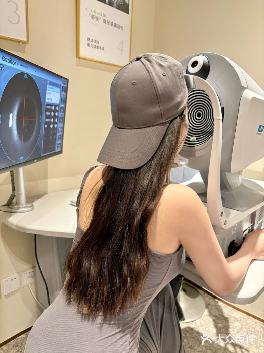 LensCrafters亮视点·OAKLEY精选(静安嘉里中心店)图片