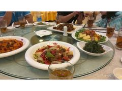 -丝路天山酒店(国际大巴扎店)