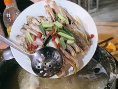 -墨脱石锅椰子鸡•香草鸭•东山羊(大东海店)