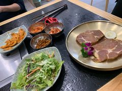 -臻牛烤肉