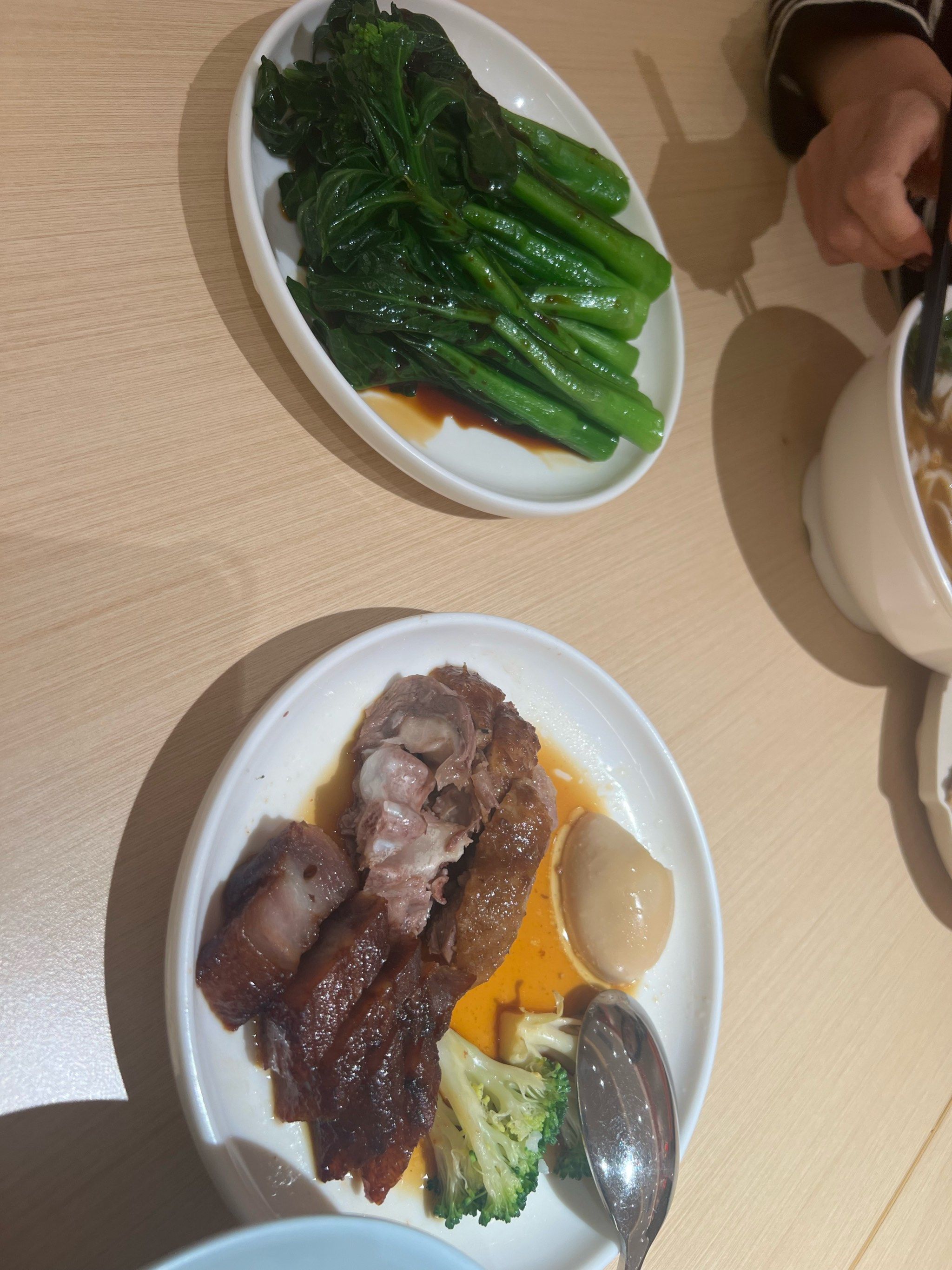味道很不错,服务很好,出餐也很快