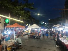 -周日夜市