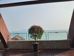 -三亚湾海居铂尔曼度假酒店